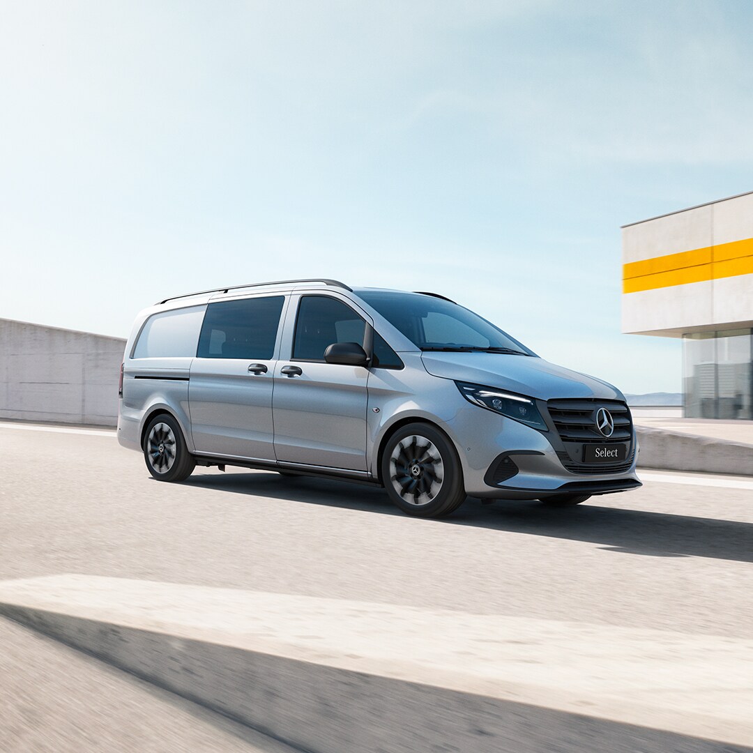 Vito Tourer | Mercedes-Benz The Vito Tourer and eVito Tourer standing in a parking lot.