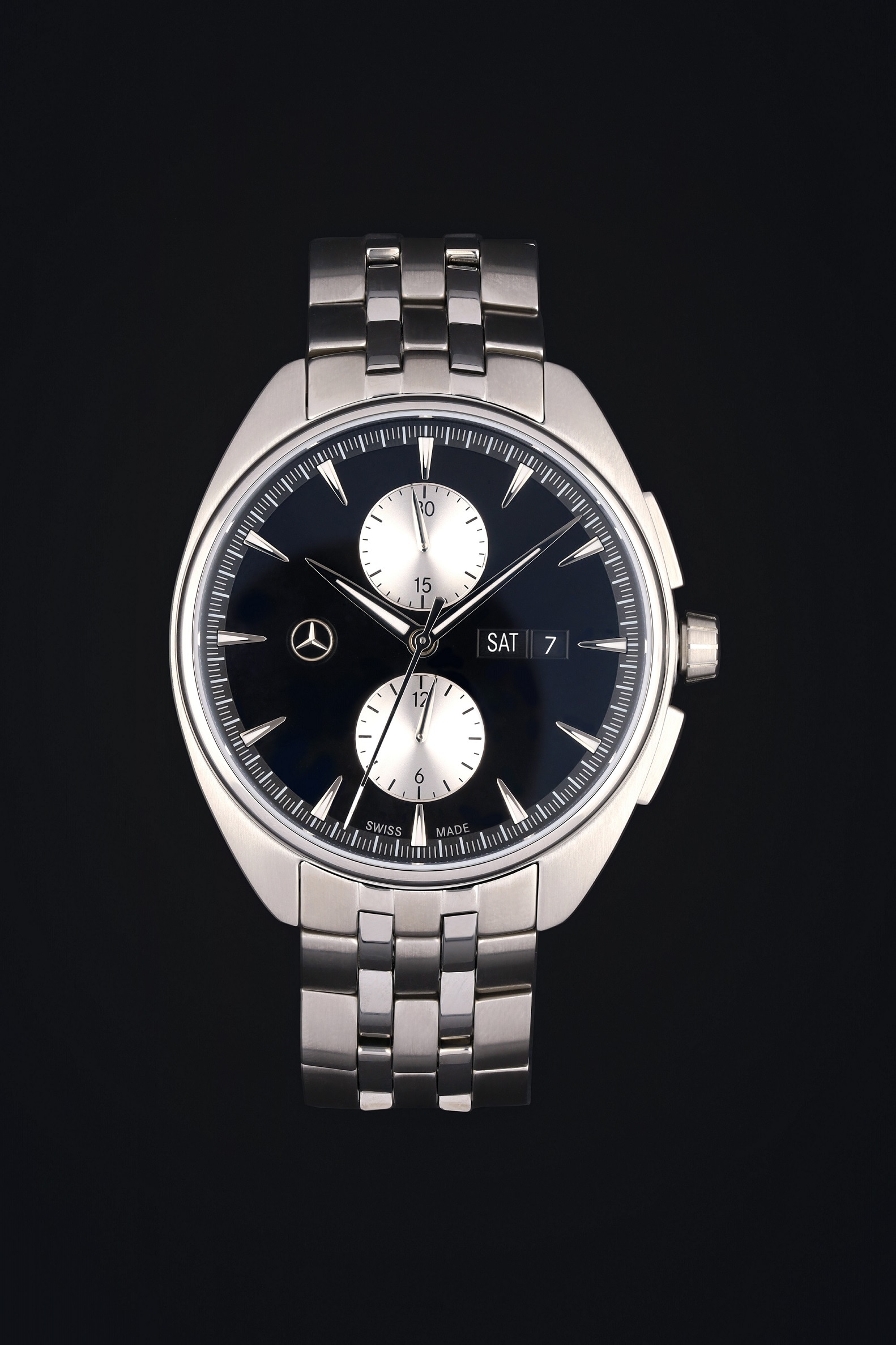 Mercedes-Benz watches in the Collection Shop | Mercedes-Benz Close-up of the Mercedes-Benz automatic chronograph showing its clear, refined design.